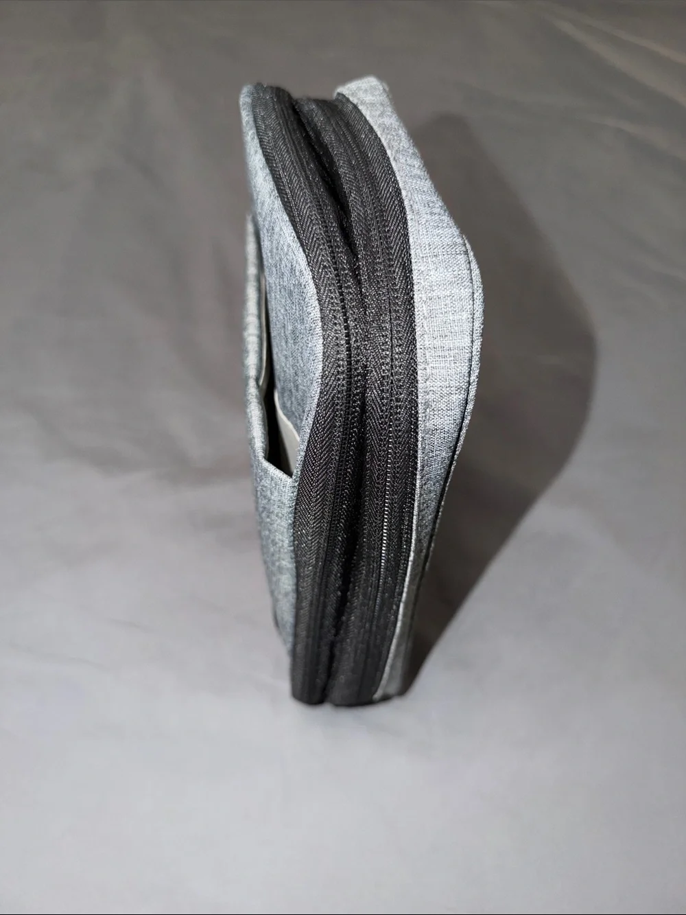 Bagsmart gray camera